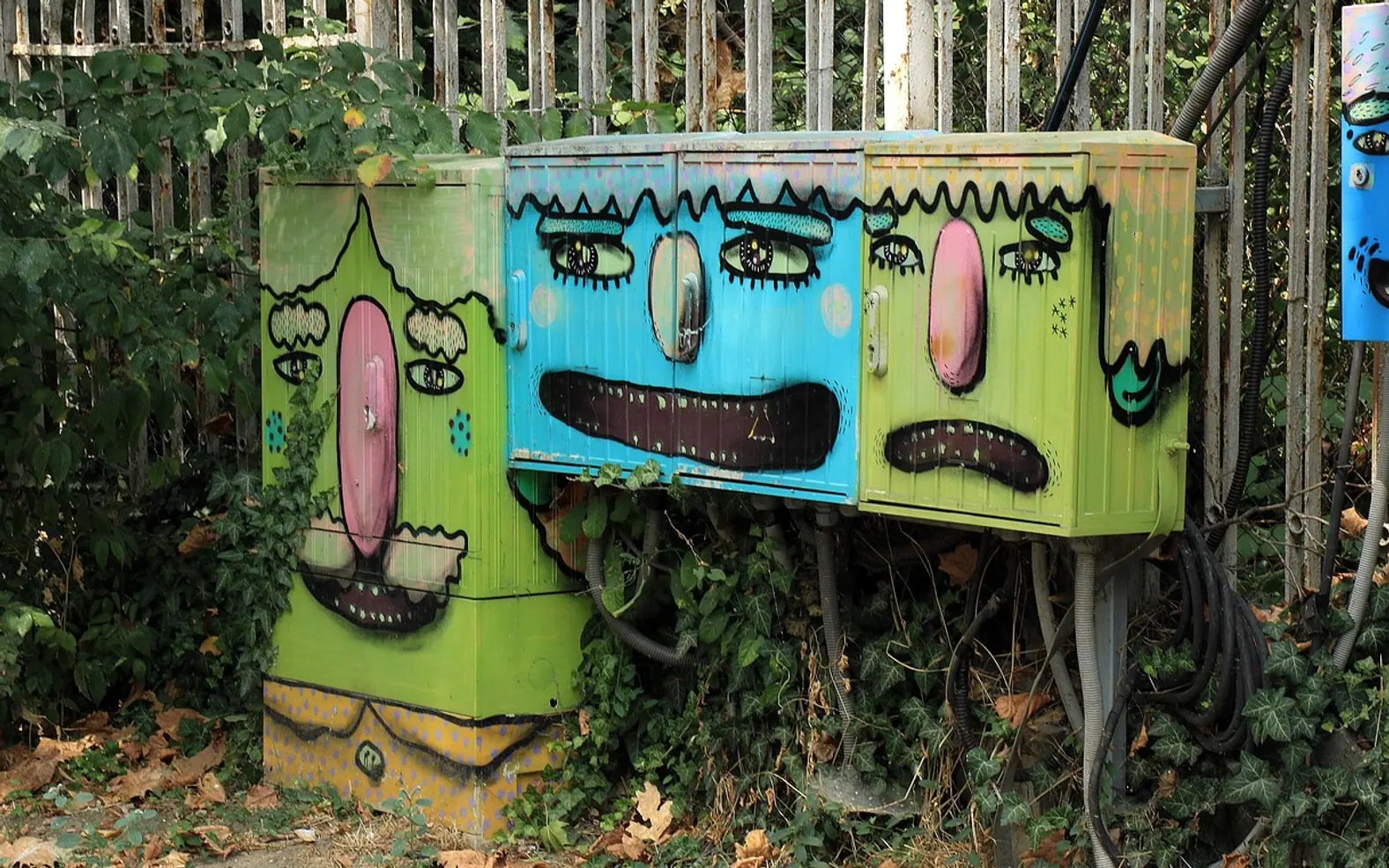 Graffiti, boxes and painting