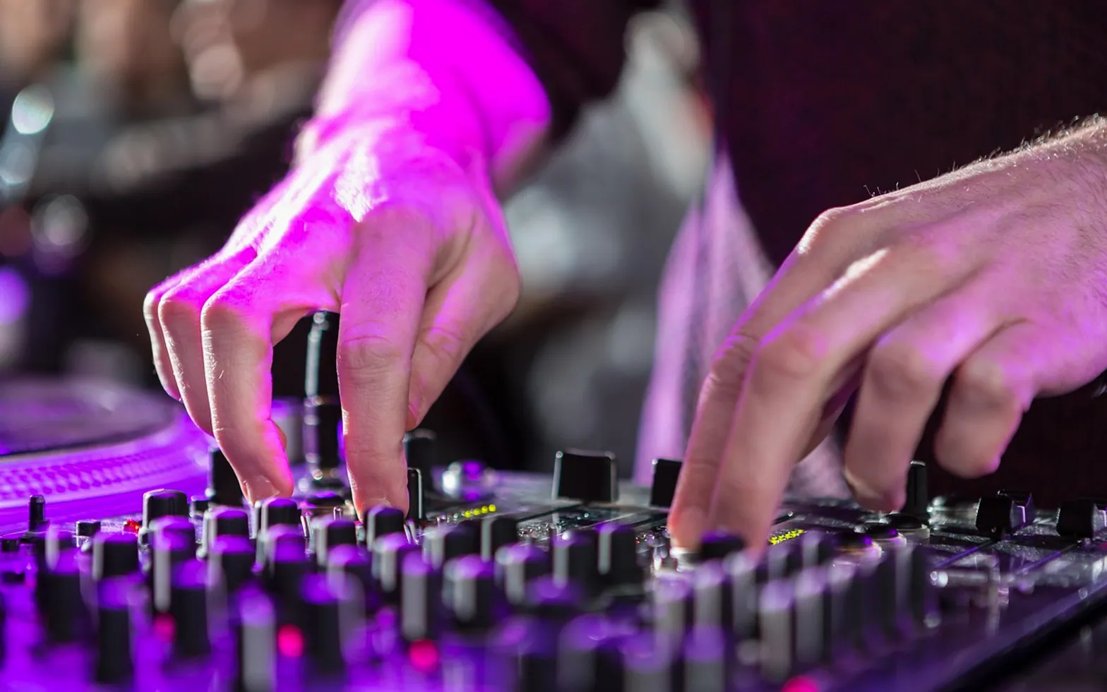 Dj, mixer and turntable